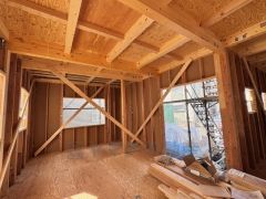 建築中