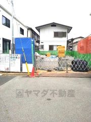 建築中
