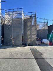 建築中