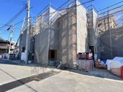 建築中