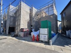 建築中